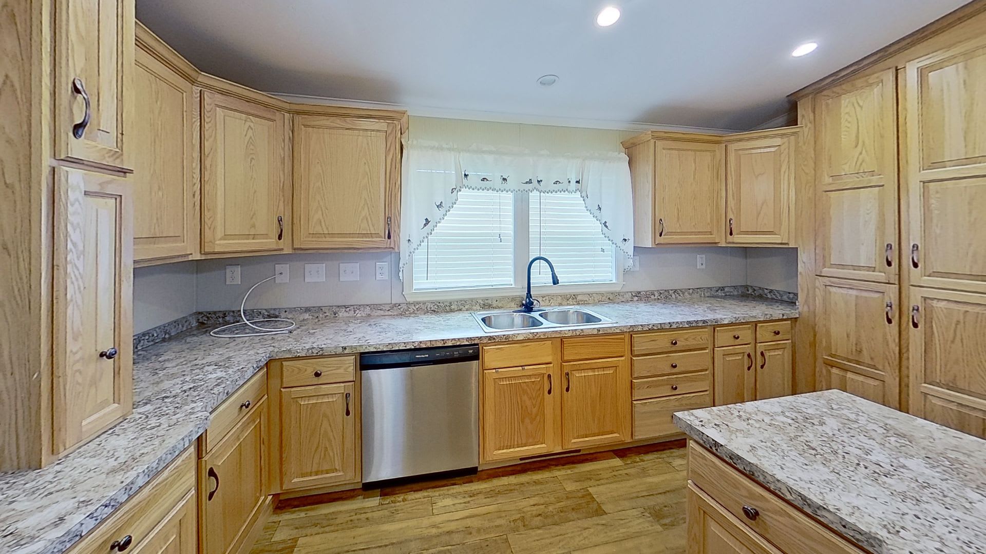 Unique Custom Single Family Home – photo 5