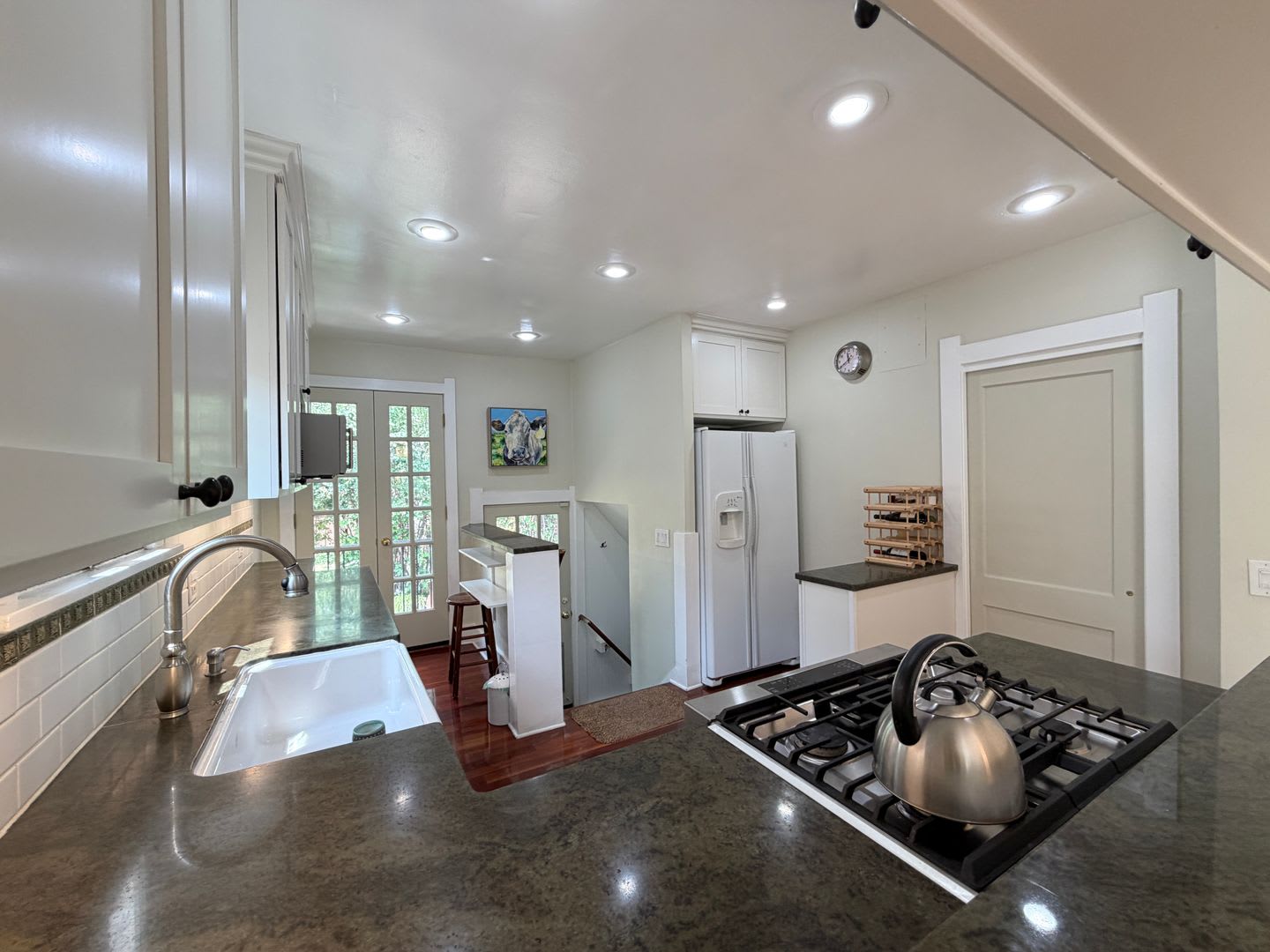 Luxe Congress Park Sanctuary: Modernized Historic Charm, Greenhouse & Garden Haven – photo 5