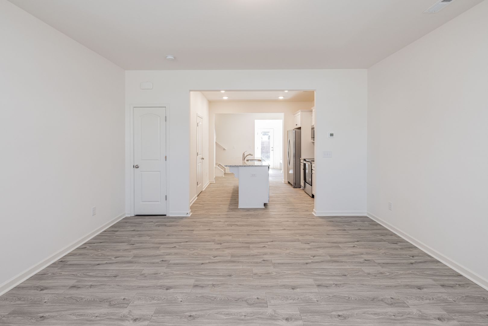 Beautiful Modern 2-Bedroom Townhome -AVAILABLE AUGUST 2026 – photo 2