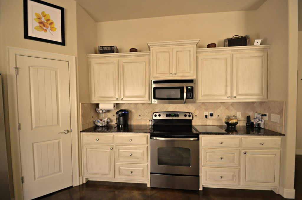 Captivating Four Bedroom Home Available For August 2026 – photo 3