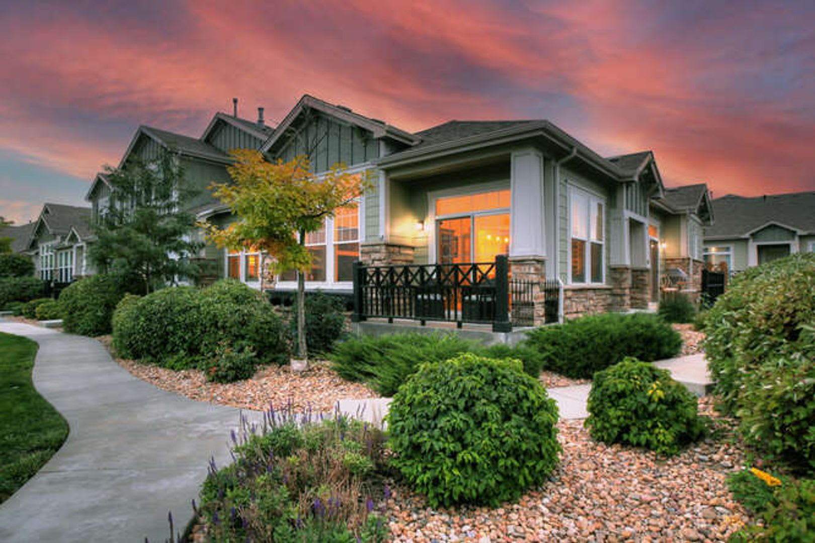 Spacious 3 BDR Townhome on Golf Course – photo 5