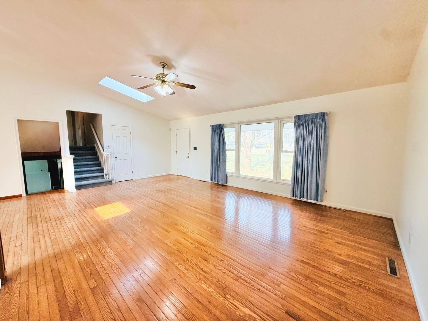 Luxury Living In Auburn – photo 3