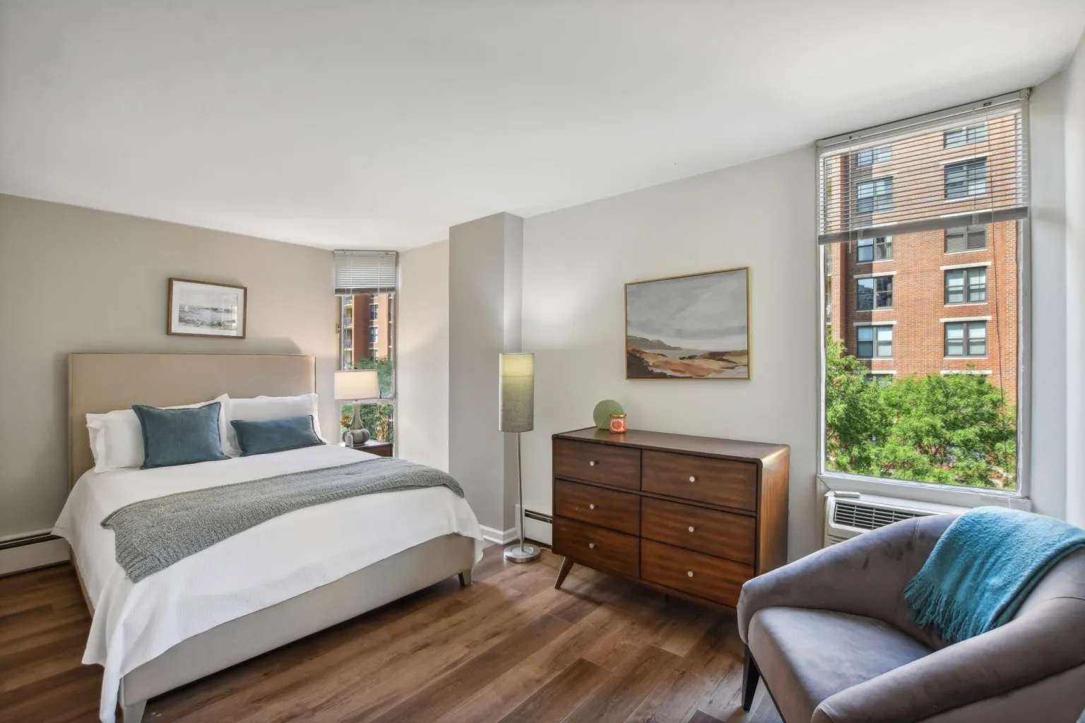 55 West Chestnut – photo 3