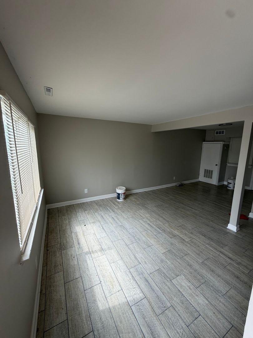 NEWLY RENOVATED!! 2 BEDROOM TOWNHOME (500.00 off FIRST FULL MONTHS RENT ) – photo 1