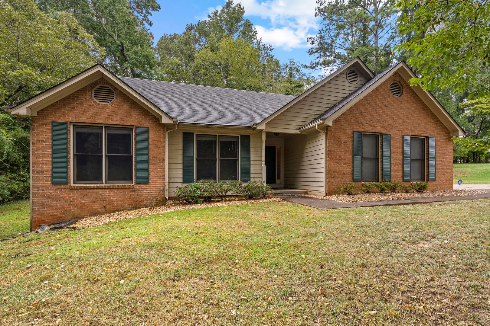 Updated 3BR Ranch Near Downtown Fayetteville – photo 2