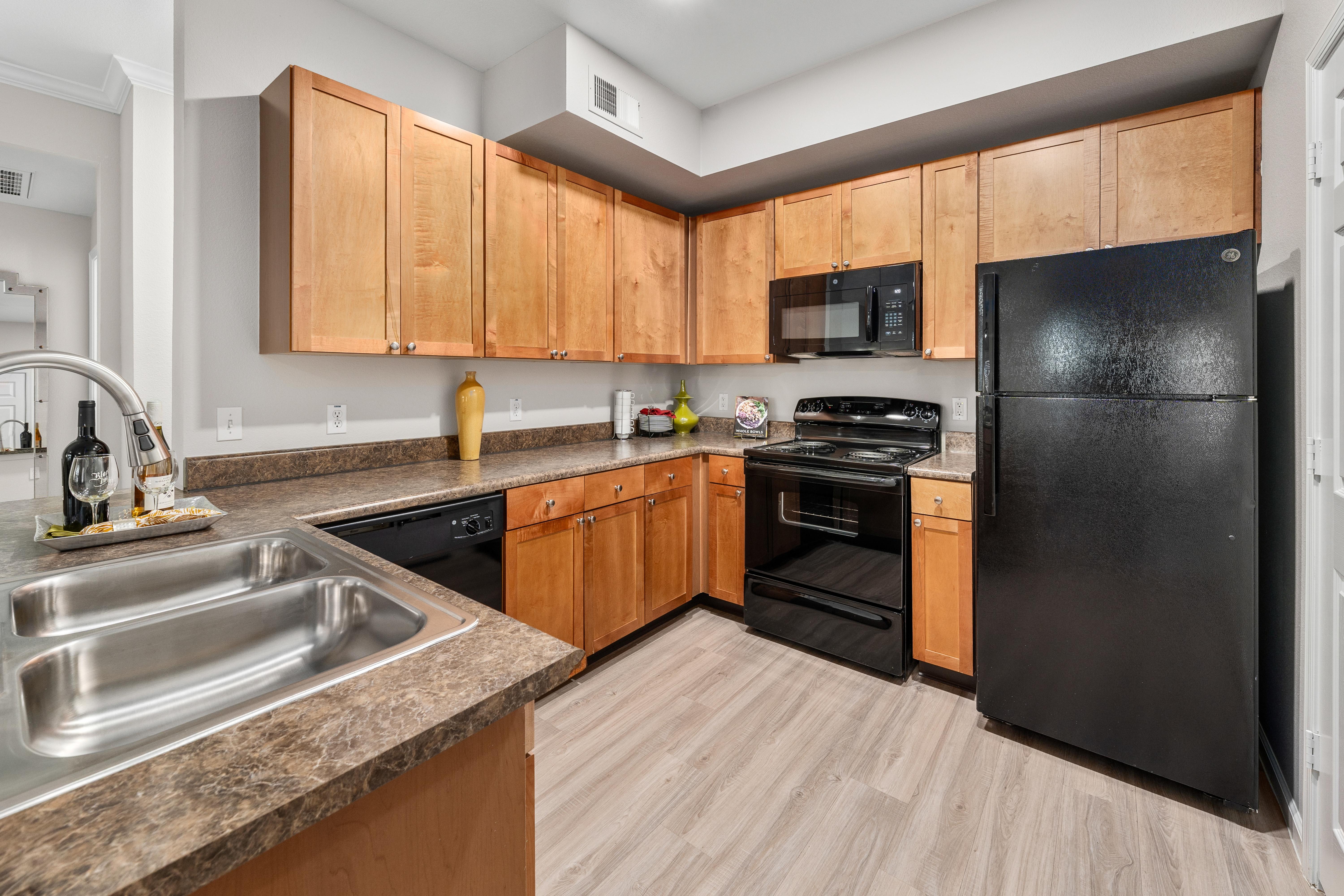Residences at 4225 – photo 3