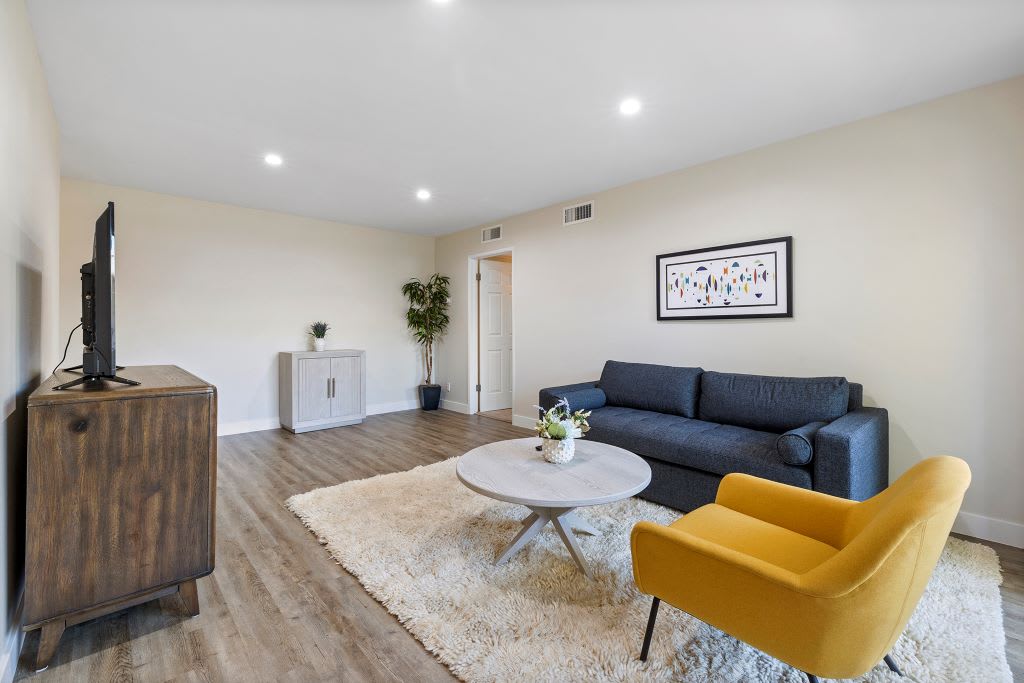 Lombardi Apartments – photo 2