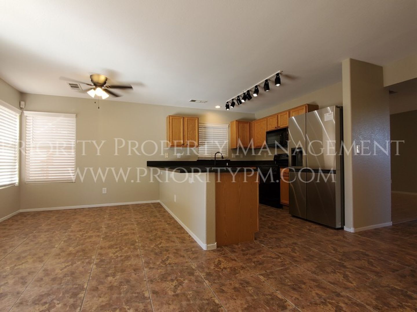 NW Single Family Home w/INGROUND POOL!! – photo 2