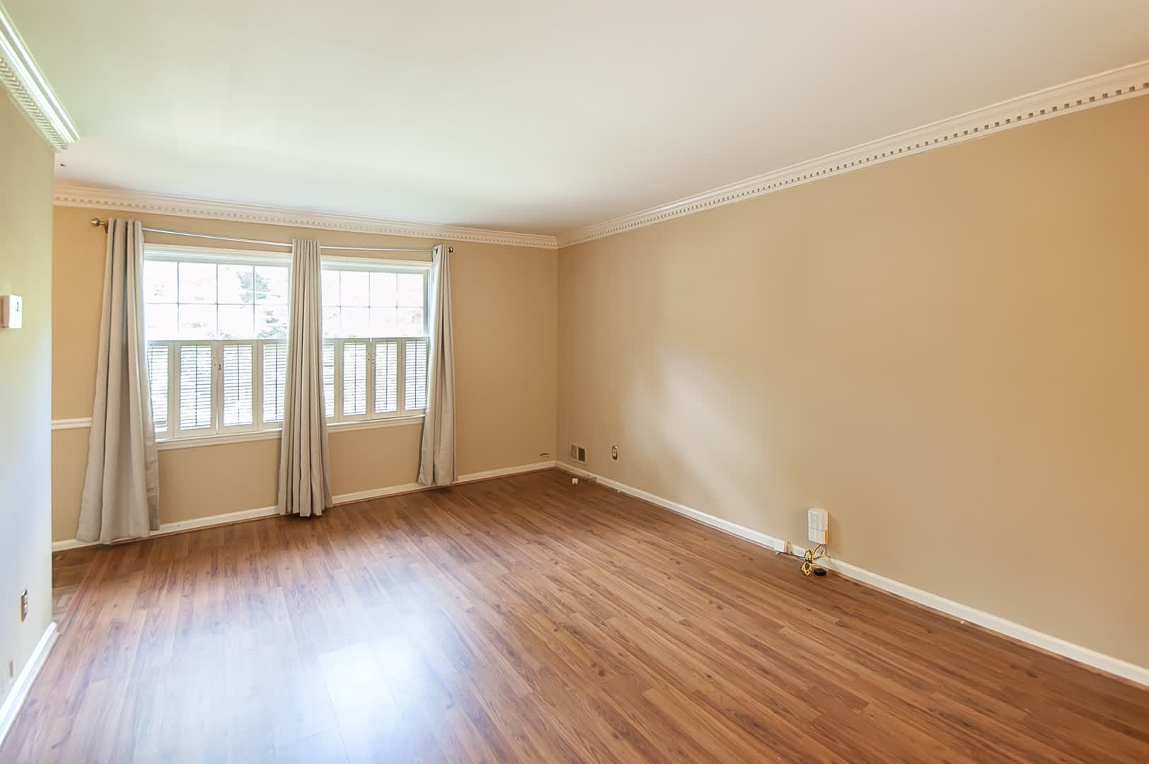 We have the wonderful 4 bed/3 bath you’ve been waiting for! – photo 5