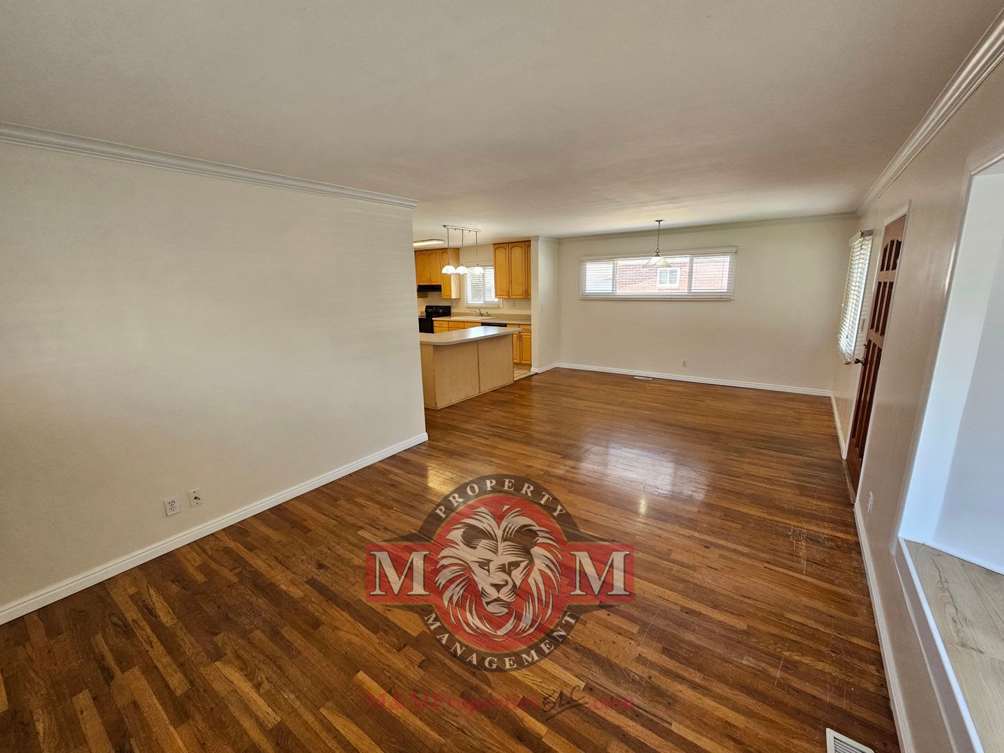 Great 4 Bd 2 Bath Home in Sandy – photo 3