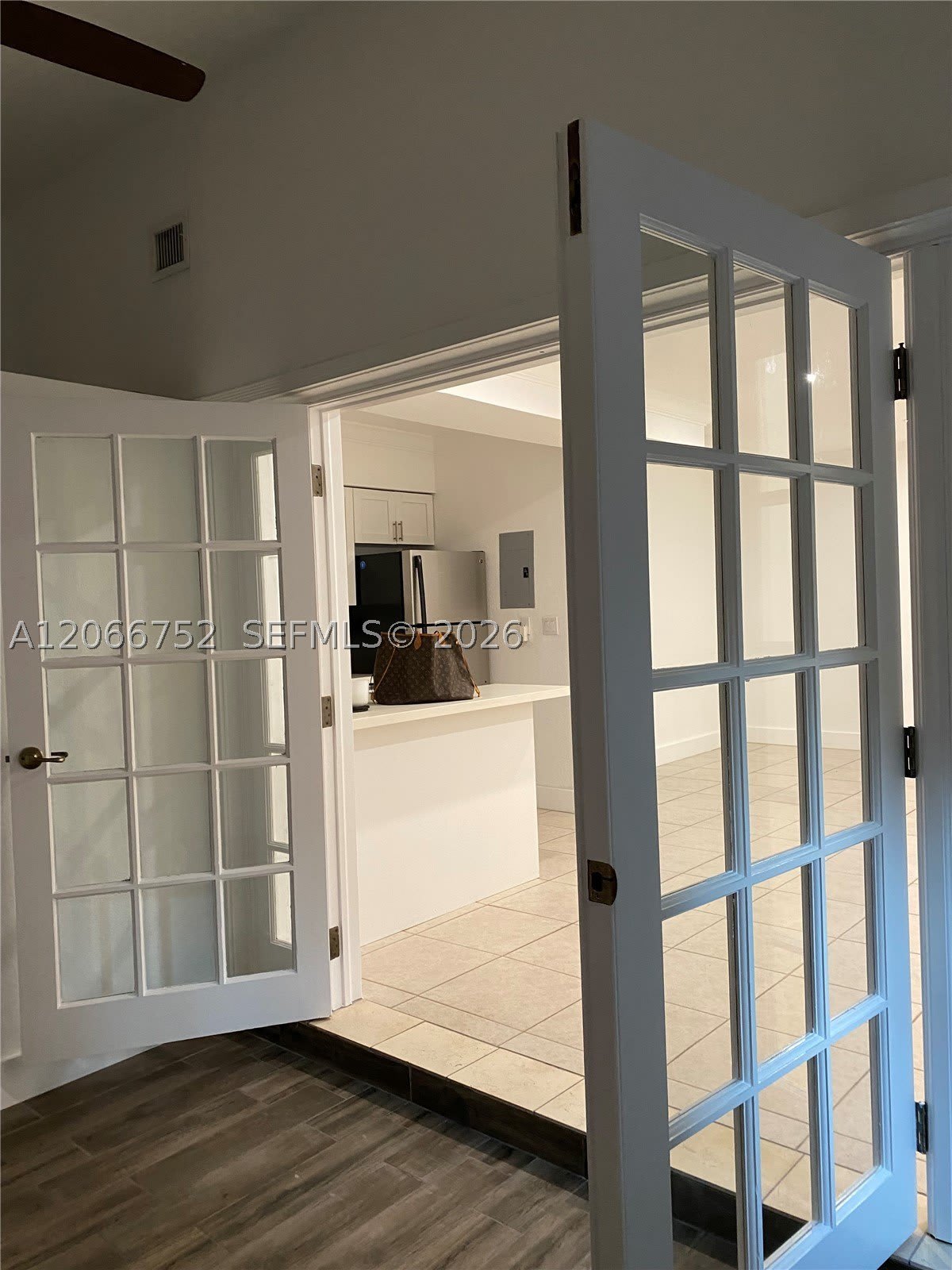 1 Edgewater Dr – photo 2