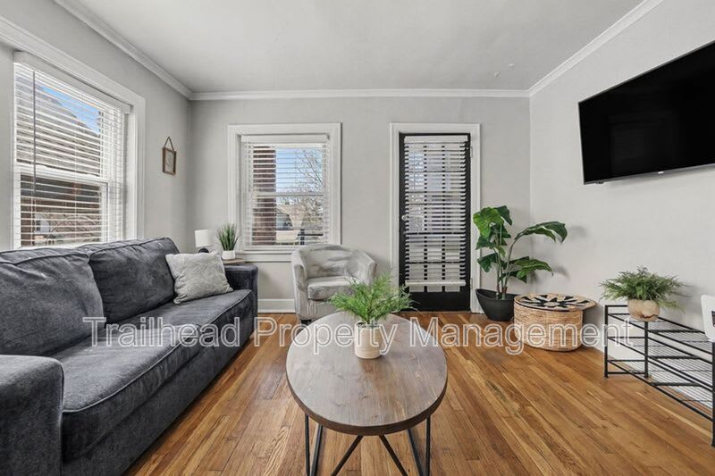 4015 Charlotte St – photo 2