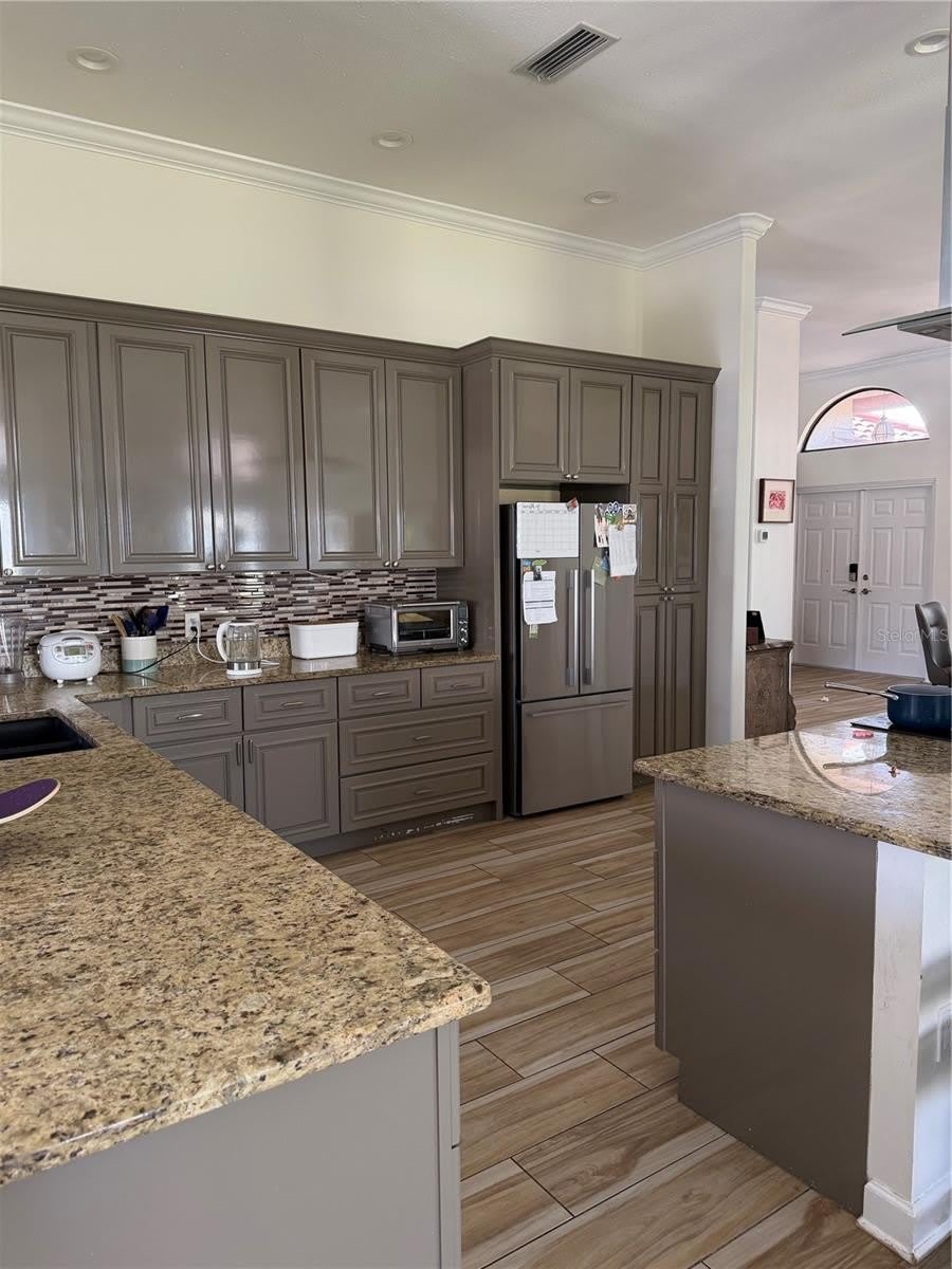 4931 Fallcrest Circle – photo 2