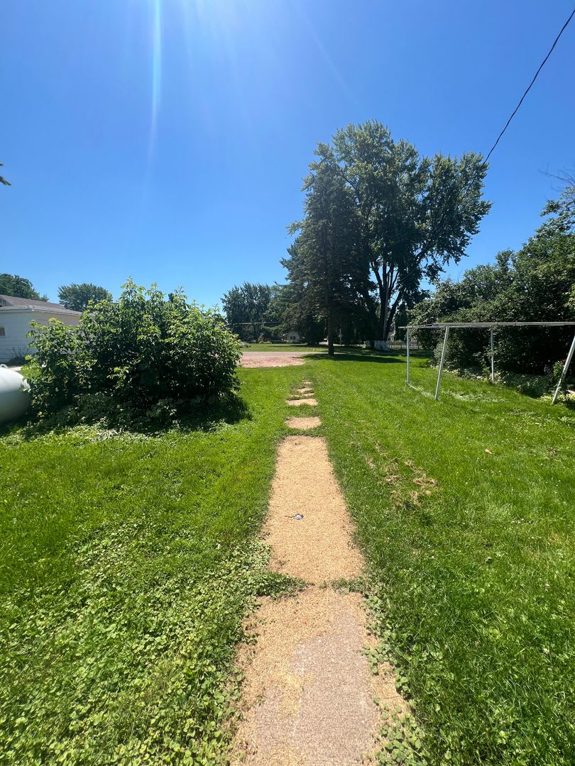 Click the “Apply Now” button or for a prompt response. [MARSHFIELD] – photo 3