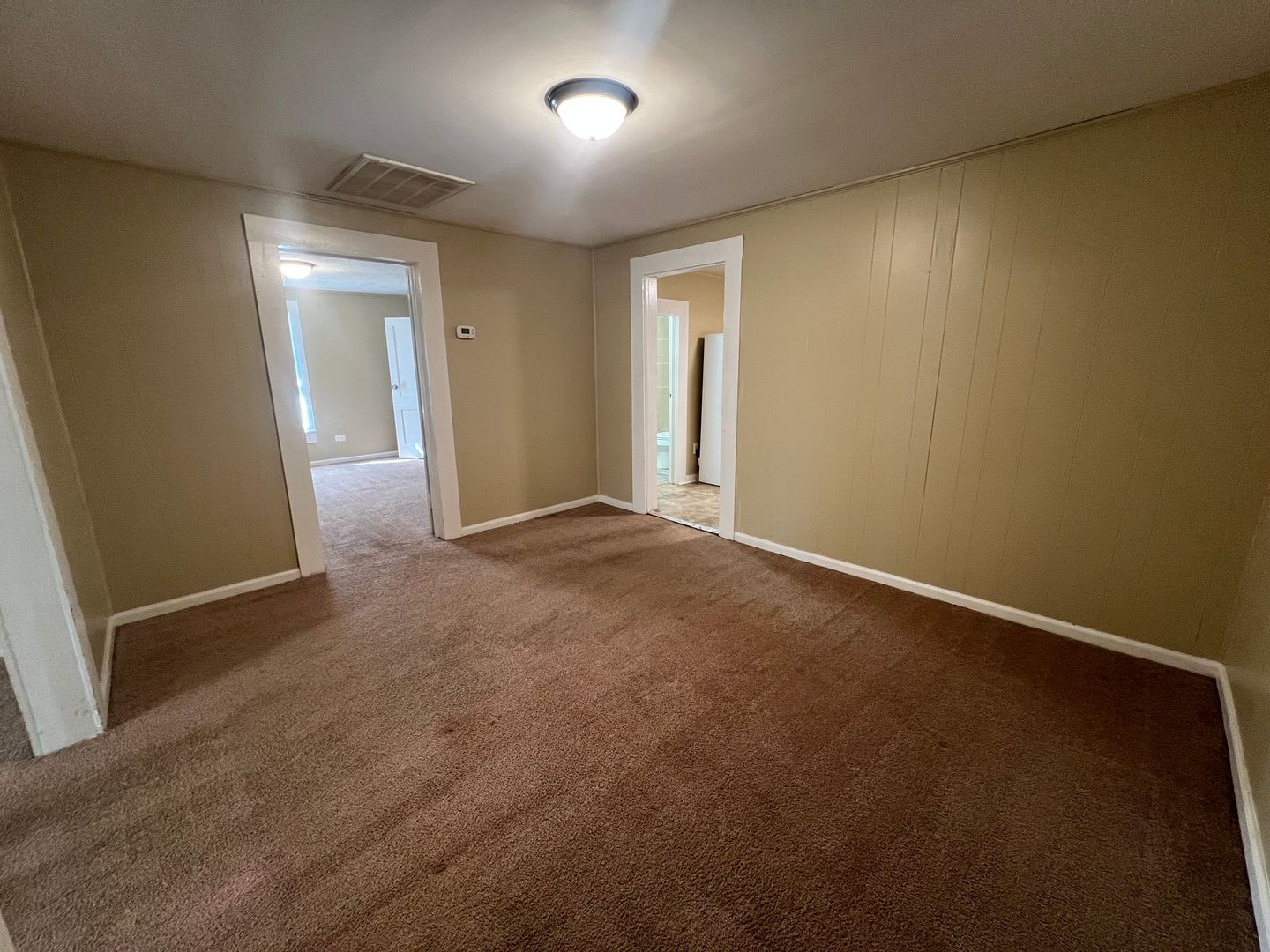2 Bedroom 1 Bathroom Home in the West End – photo 5