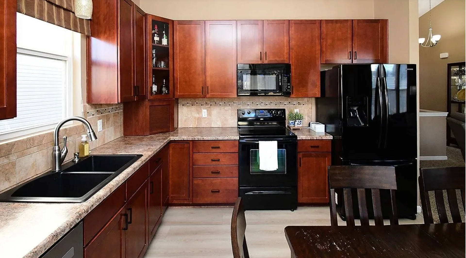 Great Elkhorn location! – photo 5
