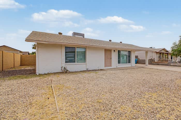 8819 West Avalon Drive – photo 2