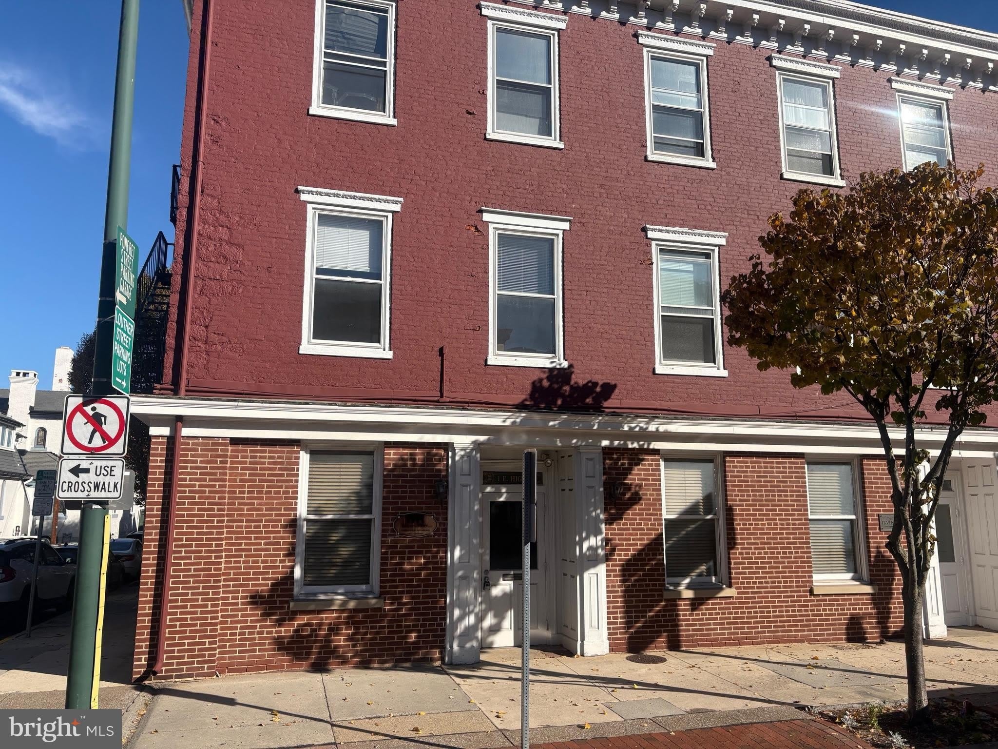 1 IRVINE Row – photo 1