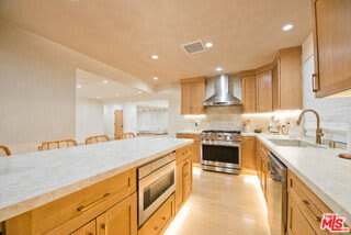 5953 Oakdale Avenue – photo 2