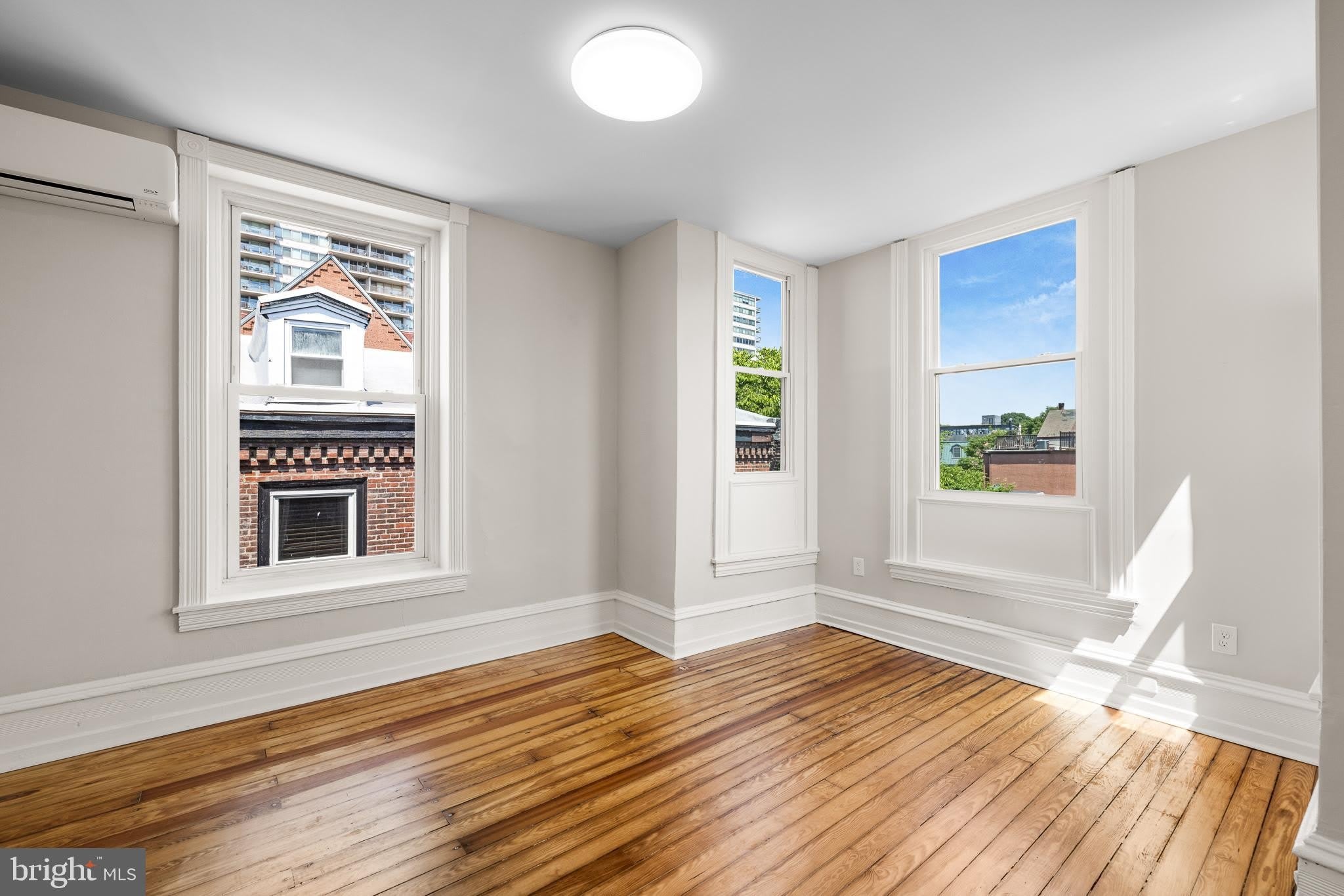 2311 GREEN Street – photo 5