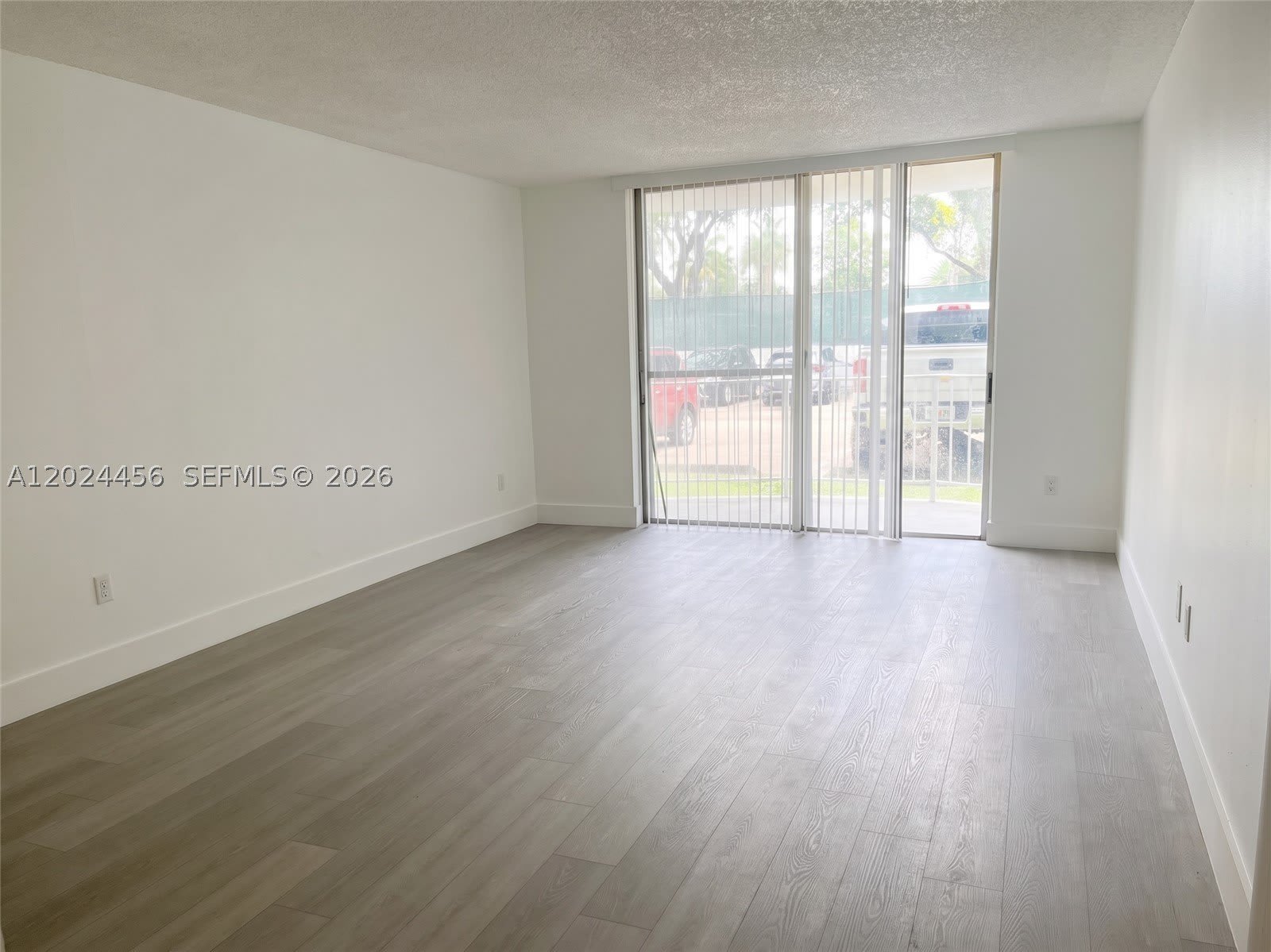 484 NW 165th St Rd – photo 3