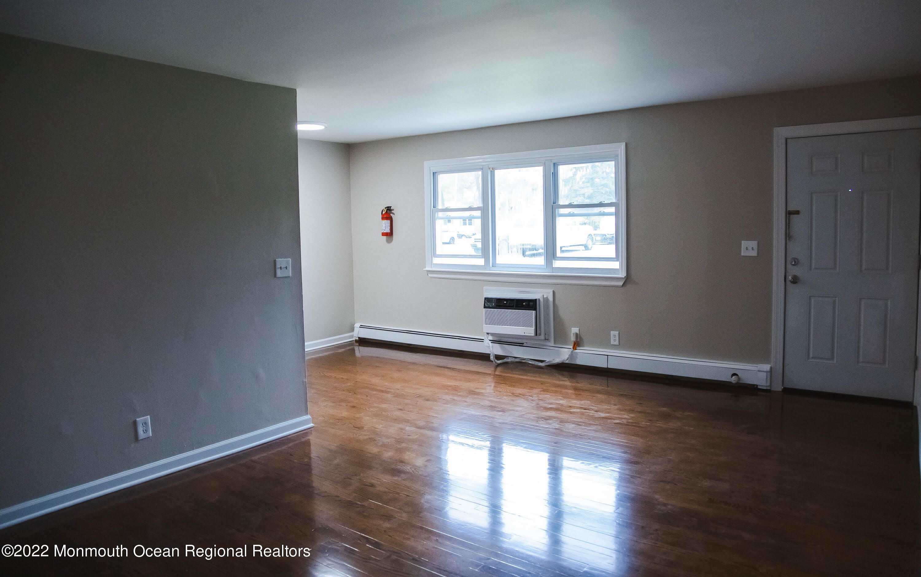 65 Steiner Avenue – photo 5