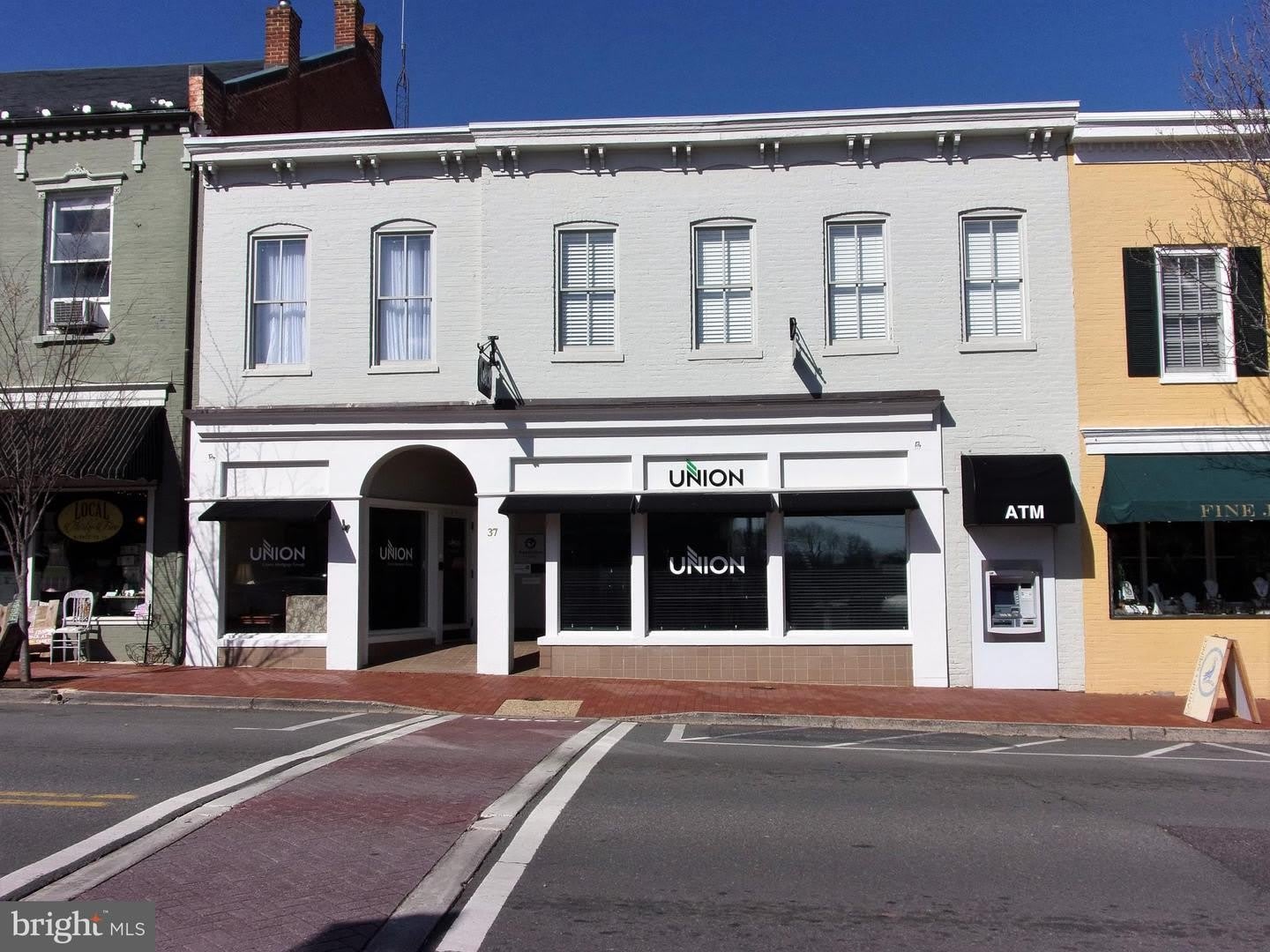 37 MAIN ST #203 – photo 1
