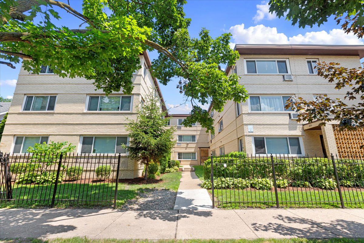6719 North Hermitage Avenue – photo 1