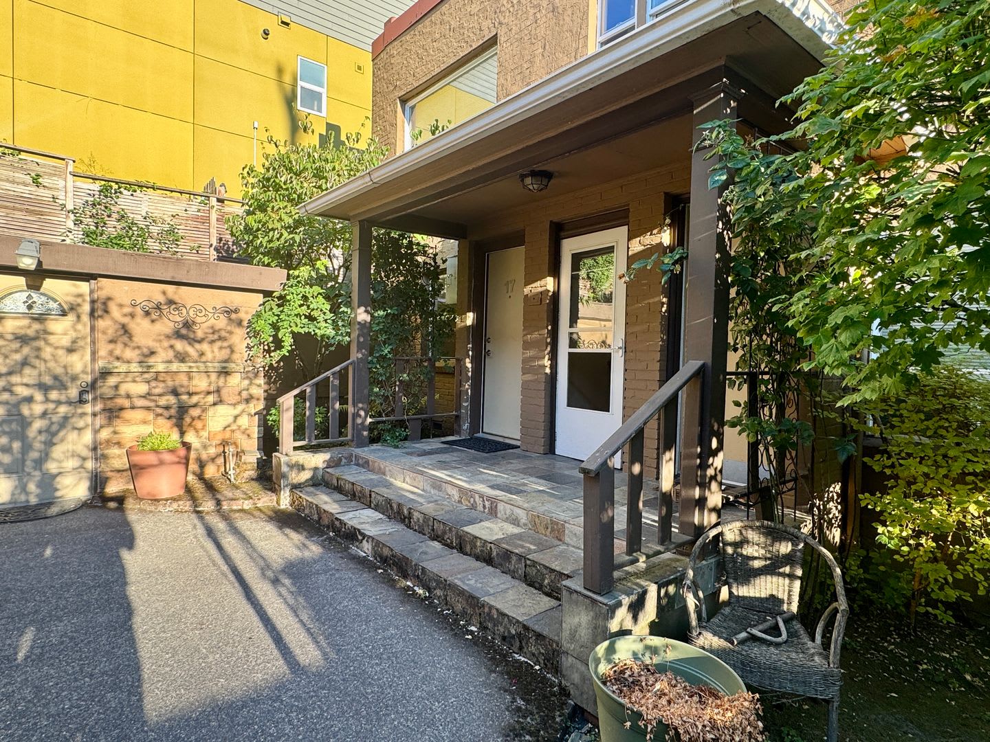 1 Bed 1 Bath Condo Walk Score 92 – photo 2