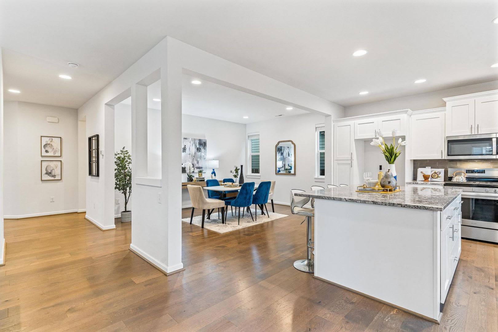 Modern Built Home in Great Neighborhood – photo 4