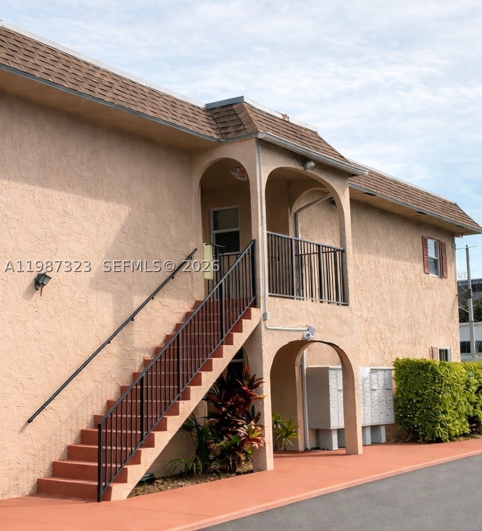 550 SW 2nd Ave – photo 2