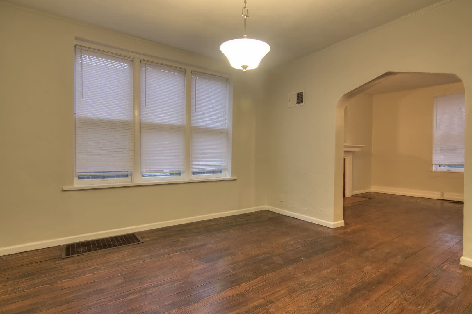 Great Updated 2 Bedroom 1 Bath Unit With Great Layout Only Available For Move In October 10Th – photo 1