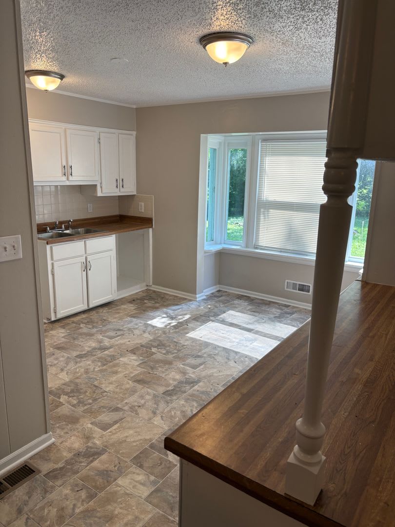 Updated 3 bedroom $1,500 – photo 4