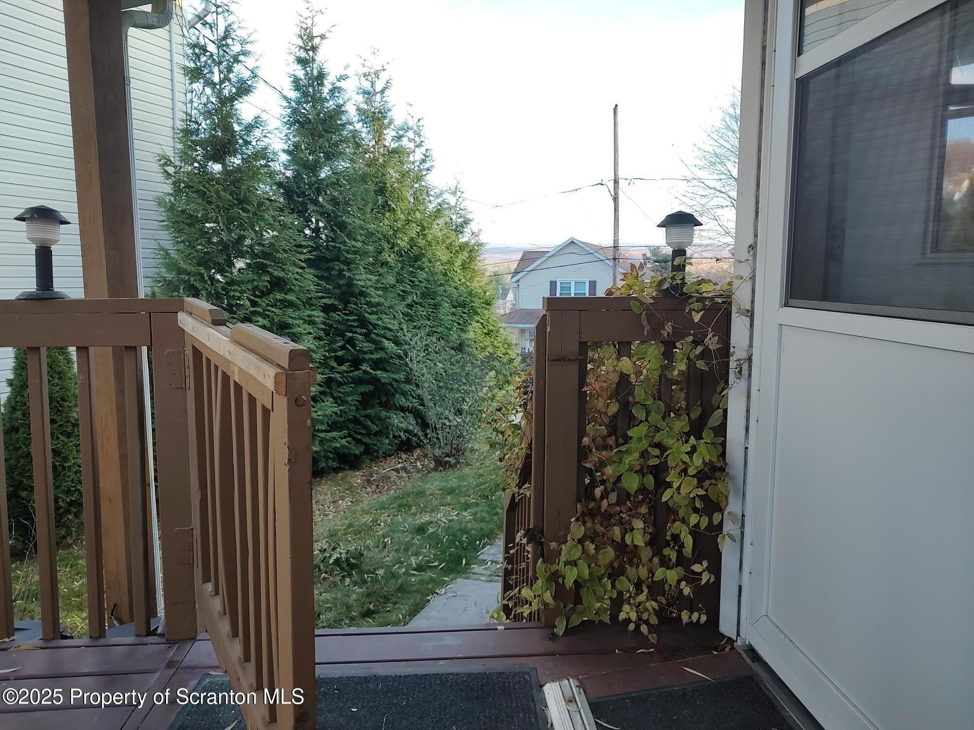 1023 Carmalt Street – photo 3