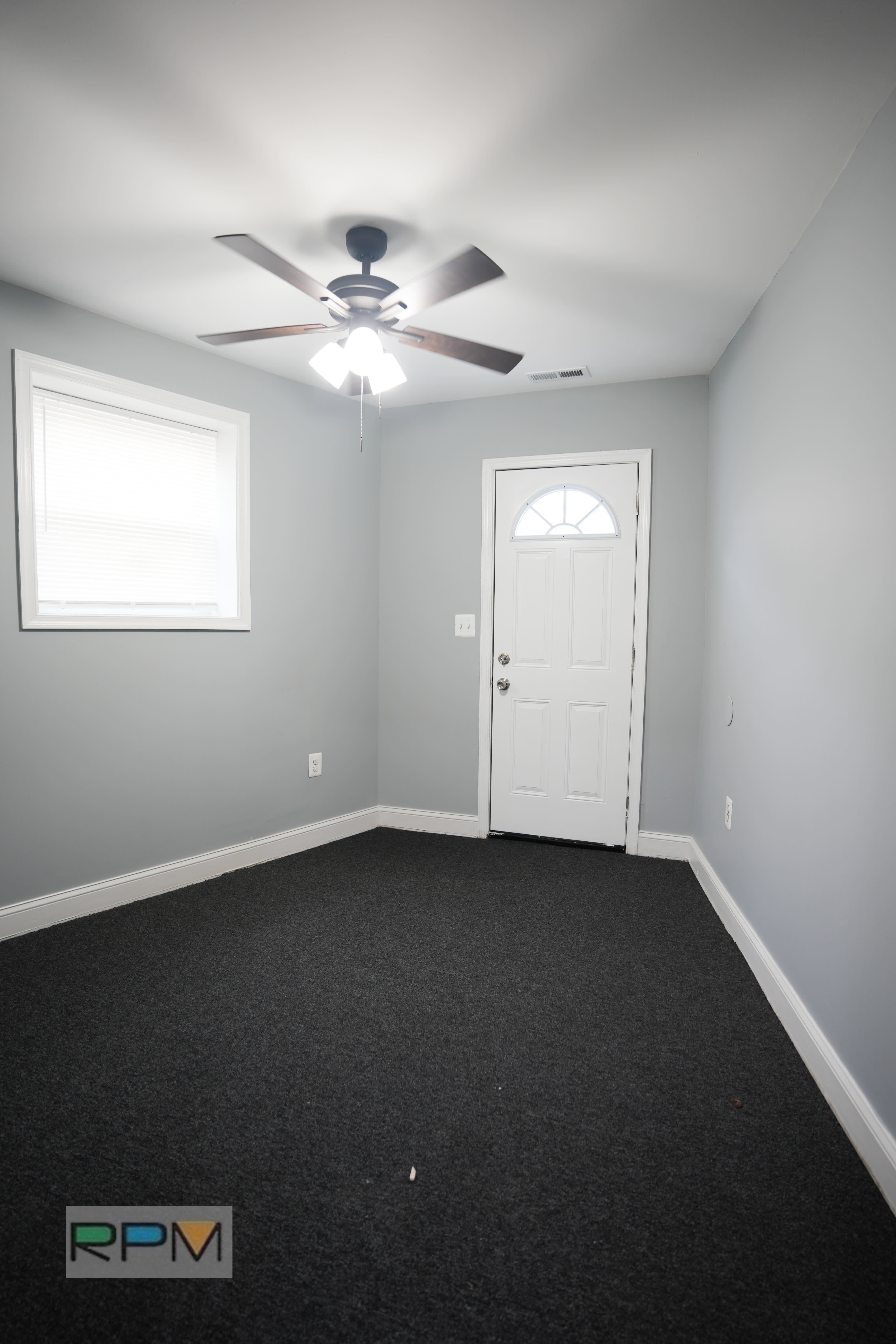 321 Loneys Ln – photo 2