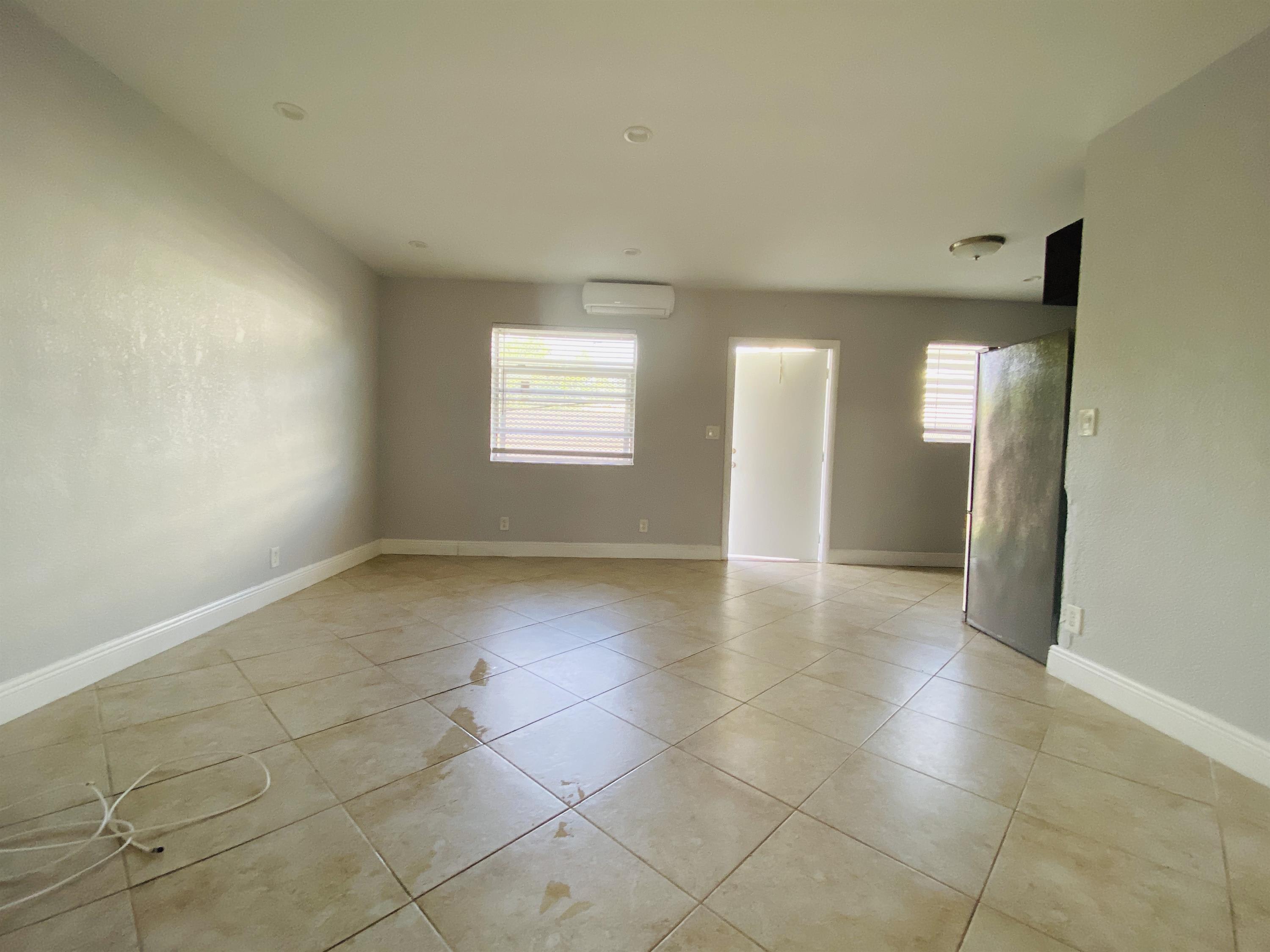 214 SW 15TH ST – photo 2