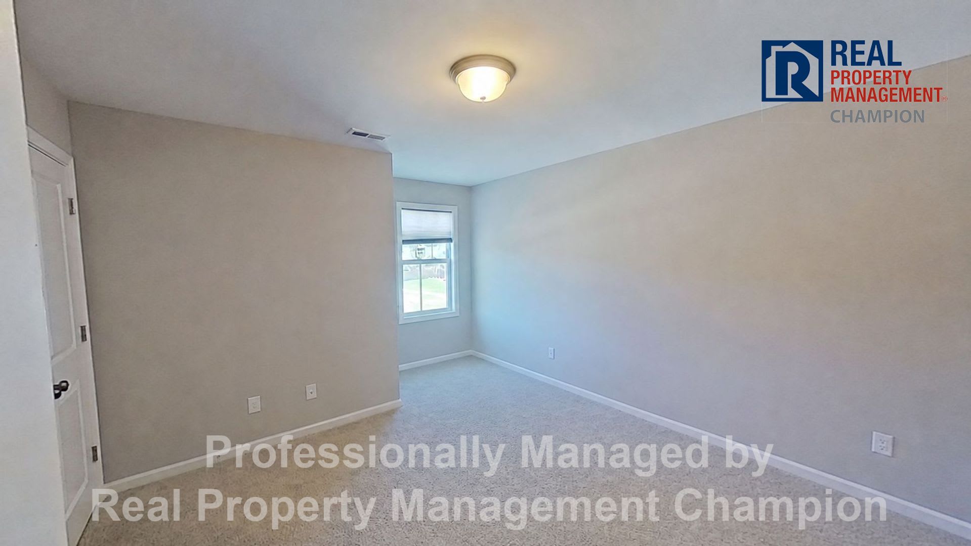 4 BD/3.5 BA plus Bonus Room with Open Floorplan and Fenced Back Yard – photo 5