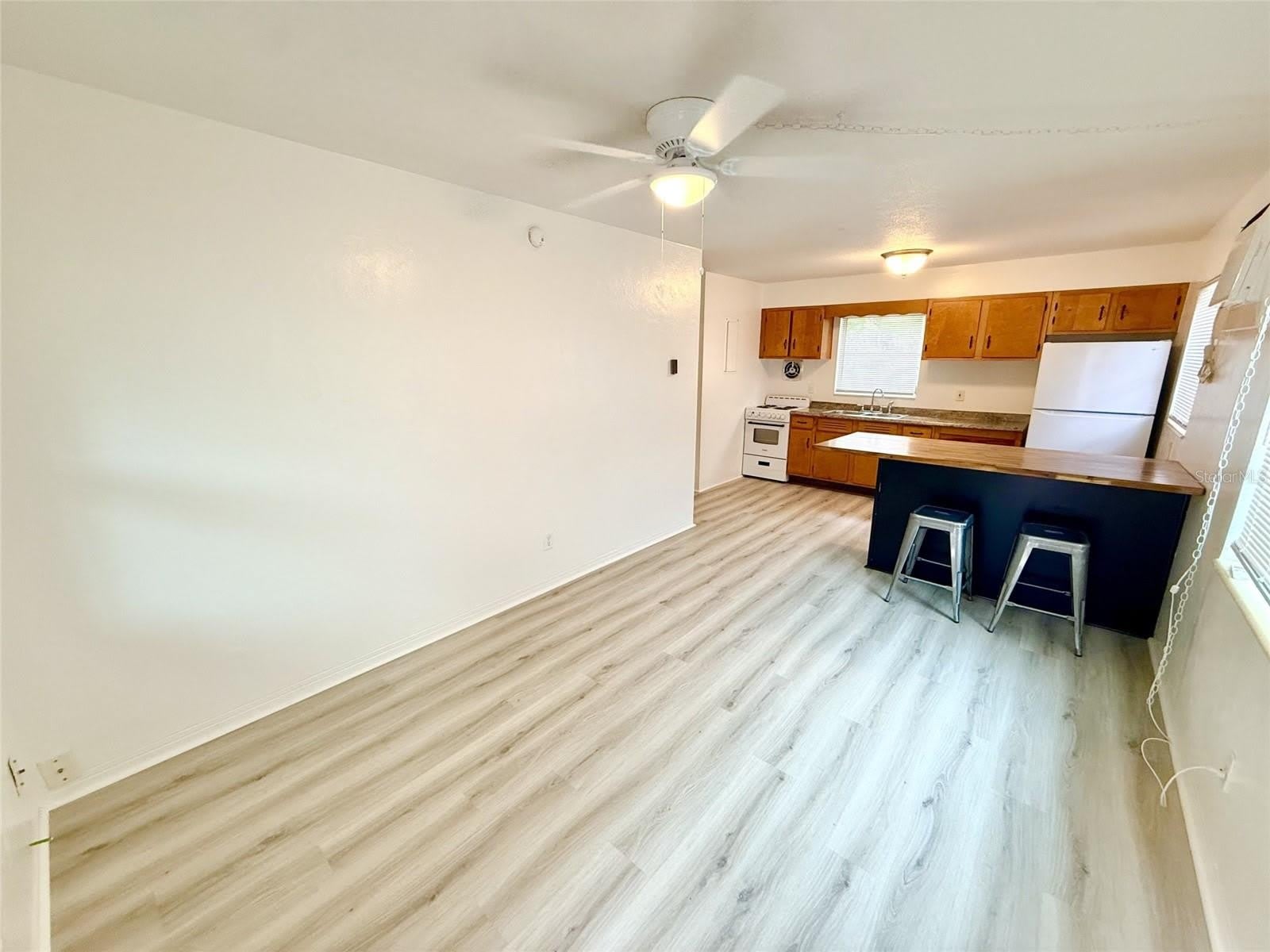 1135 Highland Street N – photo 2