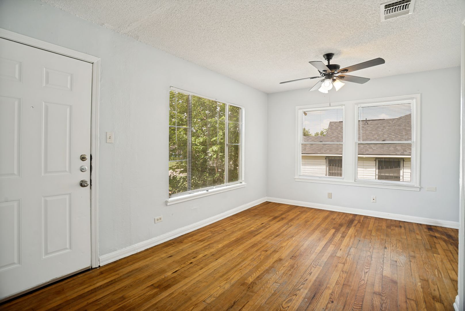 2 Bedroom in University Park! – photo 4