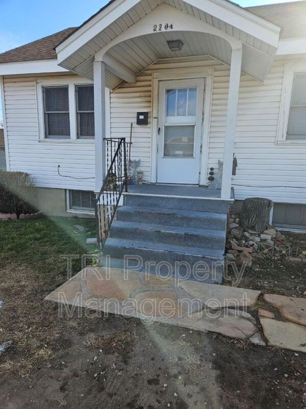 2204 1 2 9Th St – photo 1