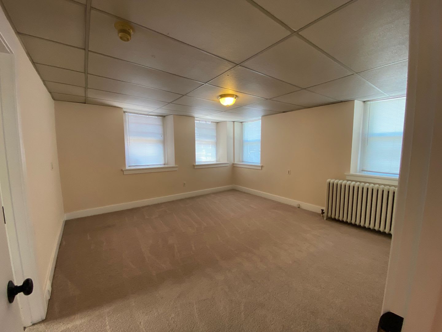 3 BEDROOM APARTMENT! – photo 2