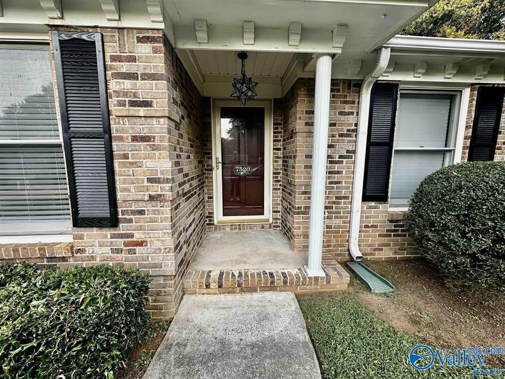 7520 Clubfield Drive – photo 2