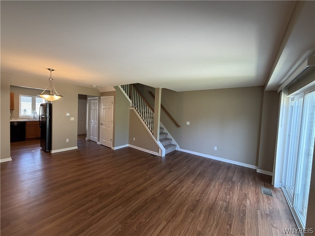 723 Robin Road – photo 3