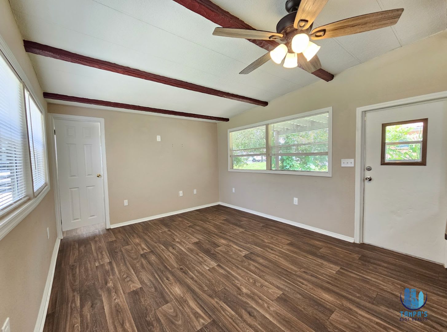 *MOVE-IN SPECIAL* Amazing Rental in Zephyrhills – photo 4