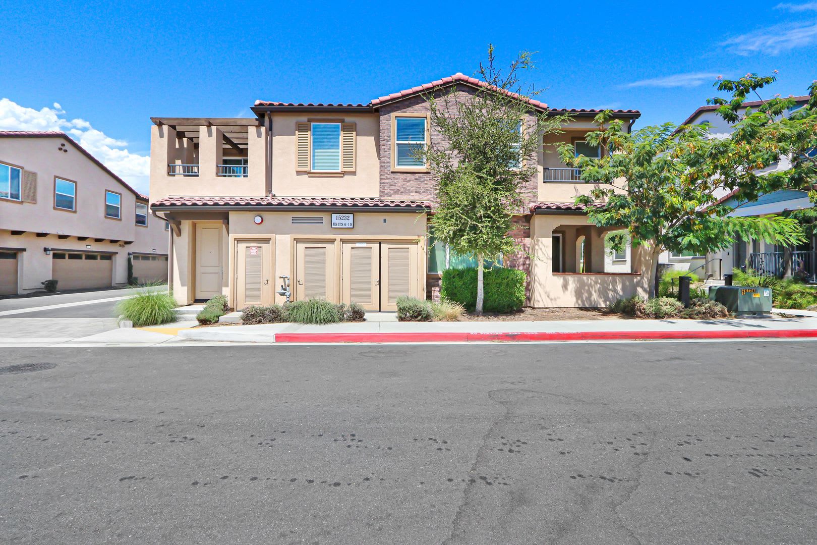Available now! Stunning 4-Bedroom Home in Gated North Fontana Community! – photo 1