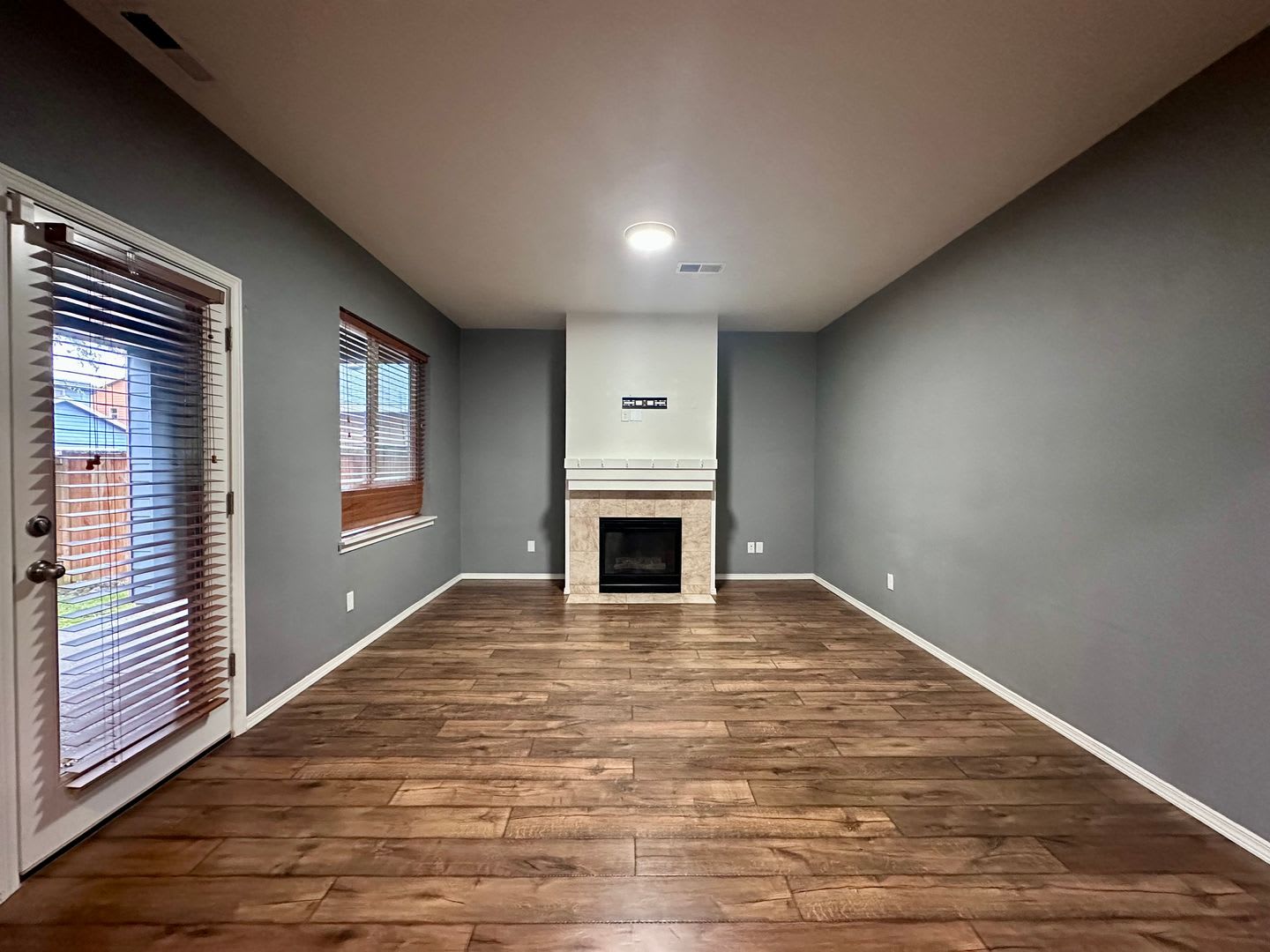 Modern updated 5 BD / 3 BA with Double Car Garage in Oregon City! – photo 5
