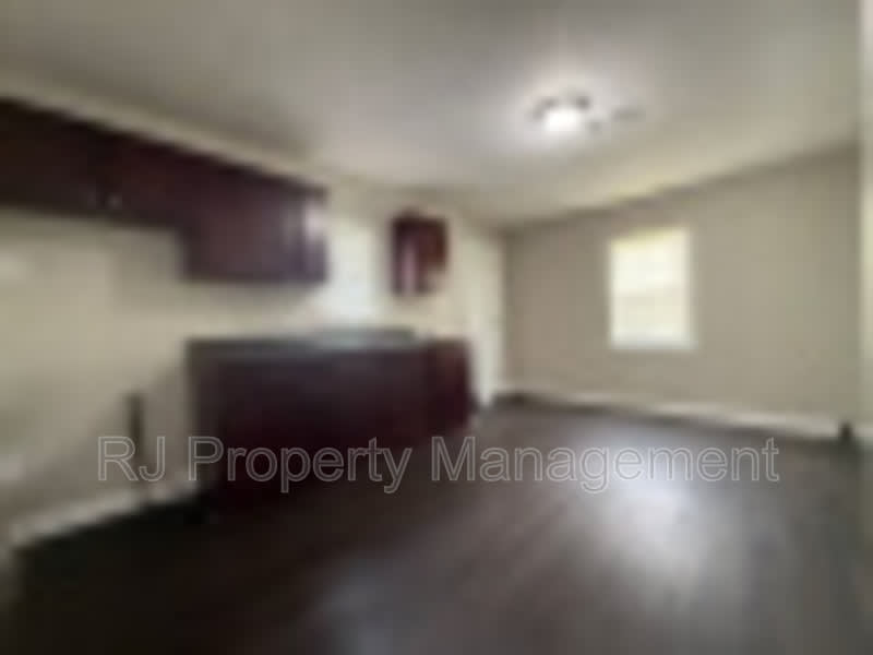 284 Gaston Ave – photo 2
