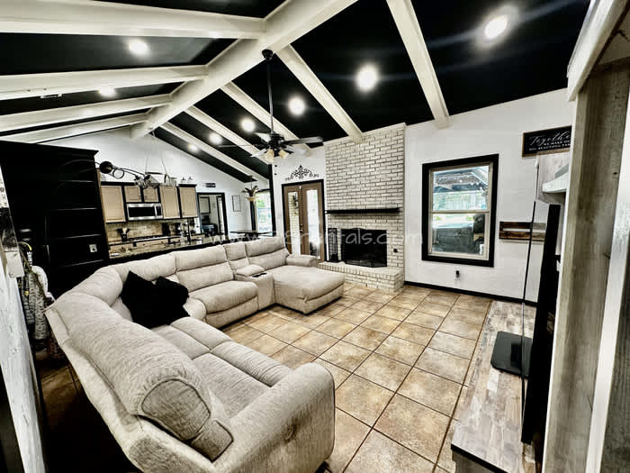7313 Camelback Drive – photo 3
