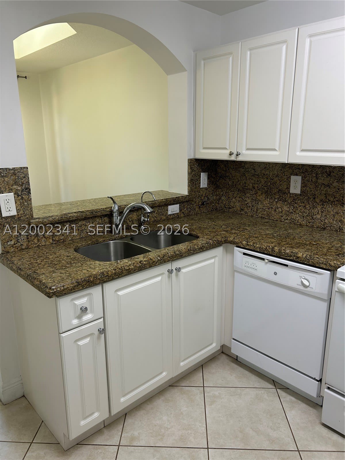 915 SW 143rd Ter – photo 4