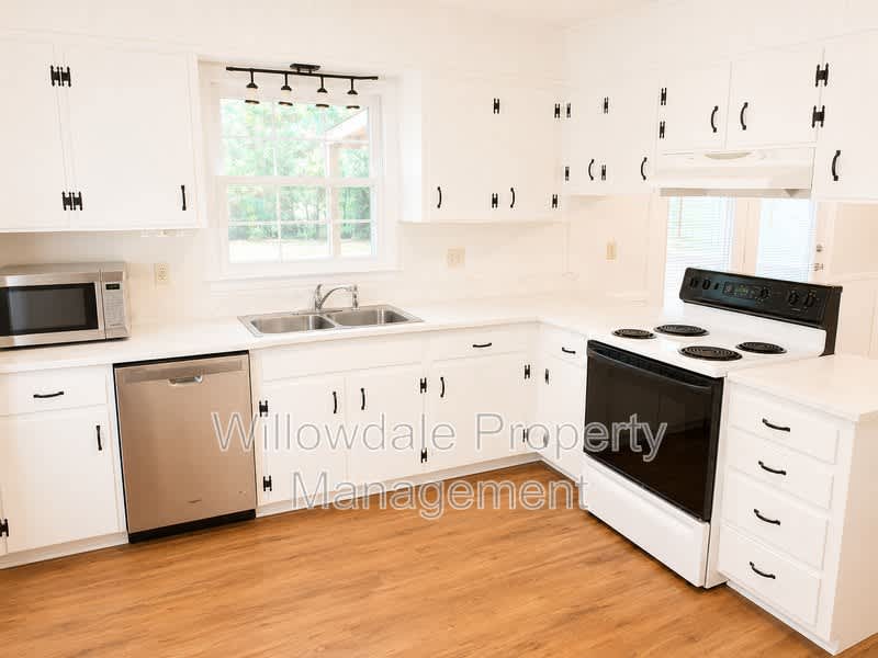 2312 Sierra Dr – photo 3